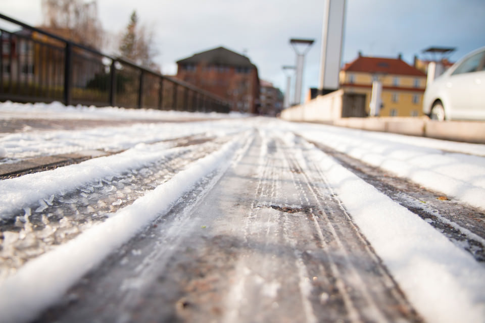 Snöskottning Fastighetshus. Bromma Lillsjönäs | Trädgårdsskötsel och Snöröjning i Stockholm & Uppsala